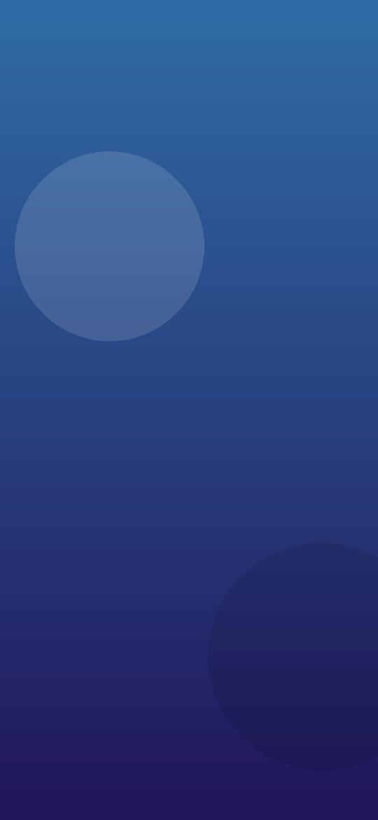 小蓝网 App 首页界面截图：黑金配色的内容流纵向排布，顶部是搜索入口与频道标签，画面整体沉稳紧凑，适合快速浏览